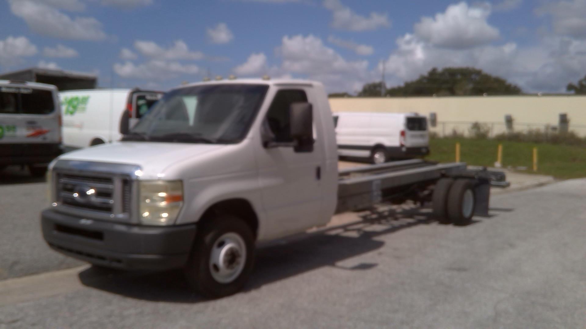 Used 2011 20 ' Cab and Chassis for sale