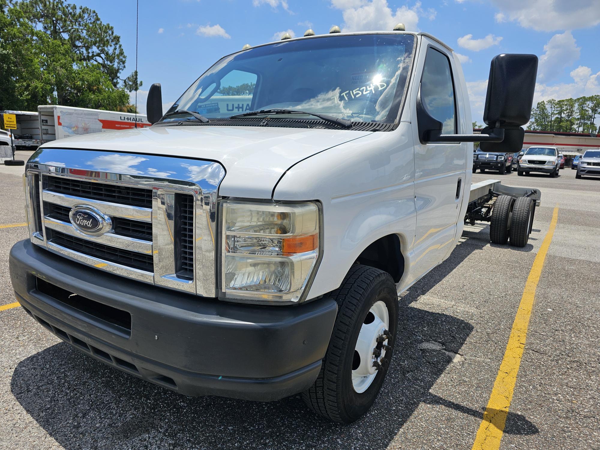 Used 2011 20 ' Cab and Chassis for sale