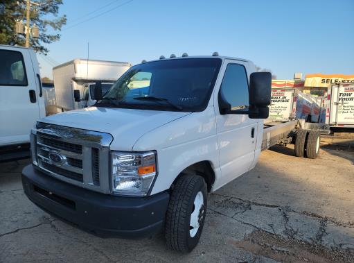 Used 2011 20 ' Cab and Chassis for sale