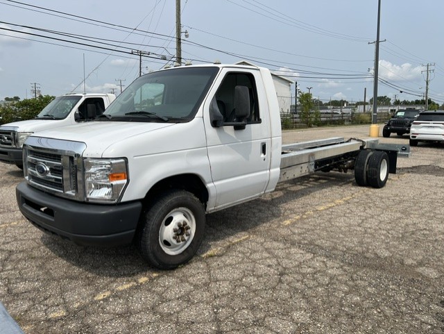 Used 2011 20 ' Cab and Chassis for sale