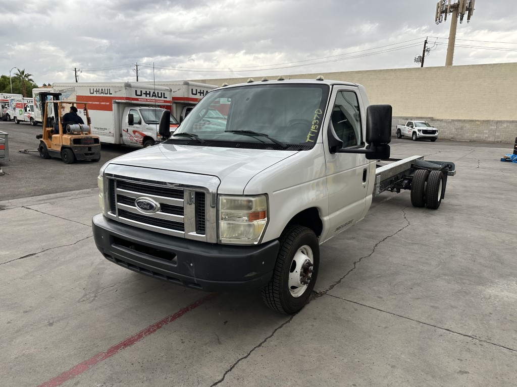 Used 2011 20 ' Cab and Chassis for sale