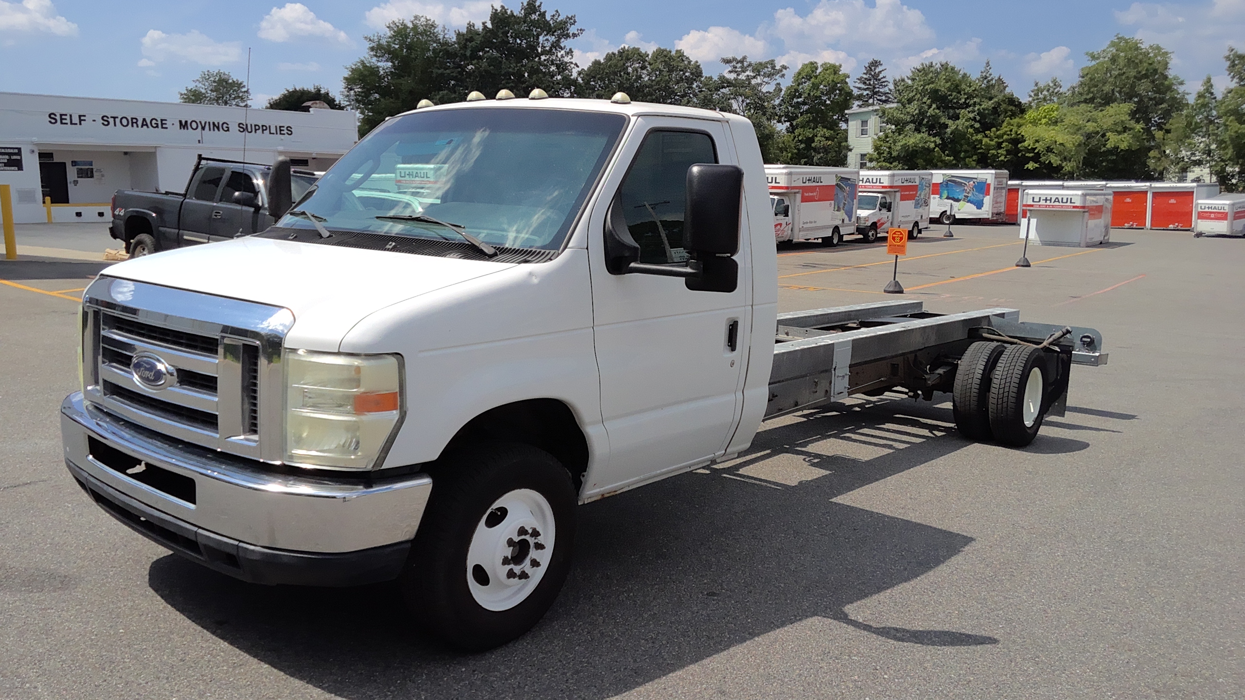Used 2011 20 ' Cab and Chassis for sale