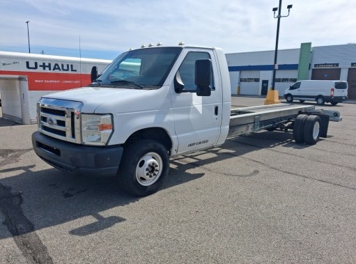 Used 2012 20 ' Cab and Chassis for sale