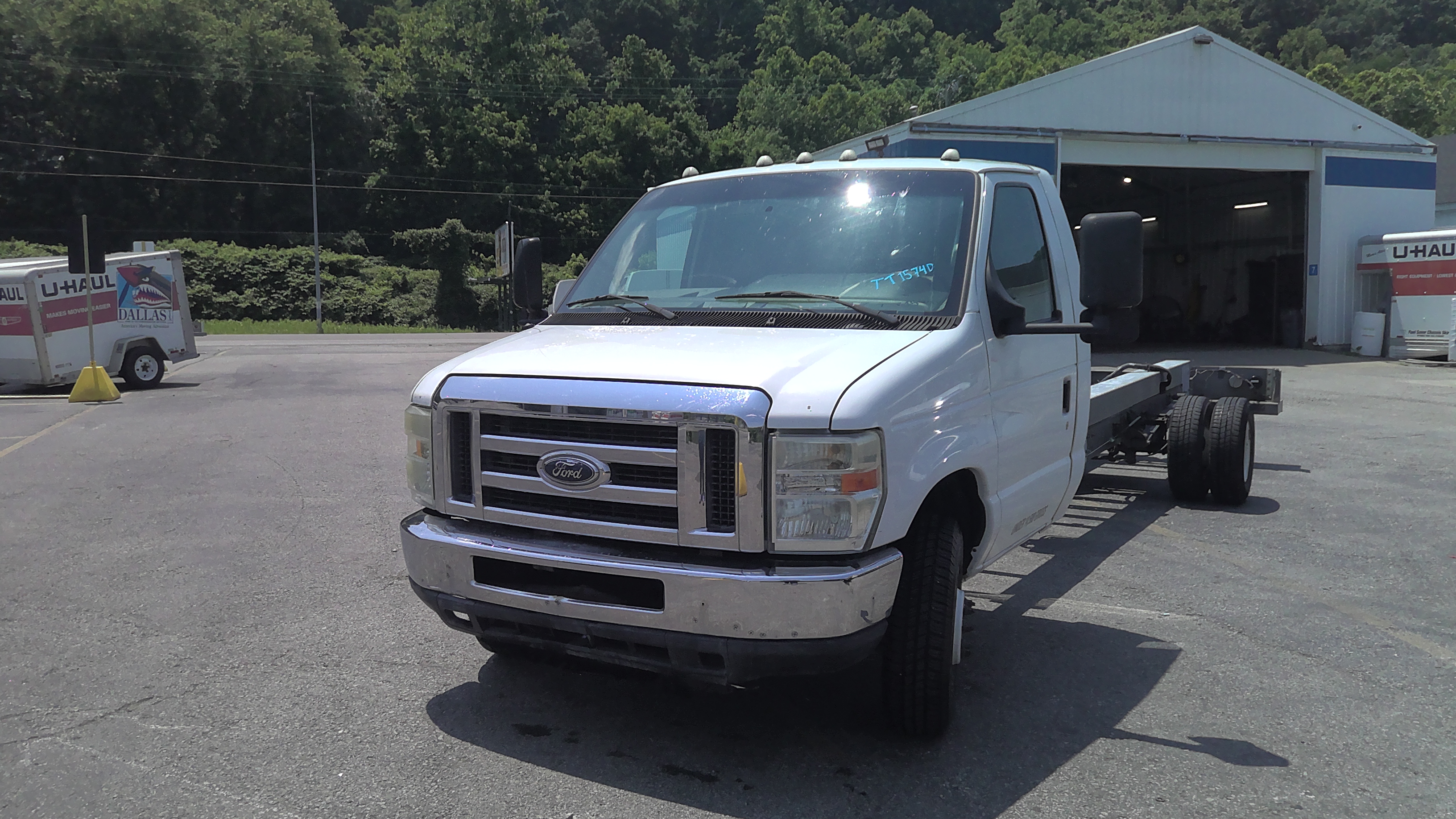 Used 2011 20 ' Cab and Chassis for sale