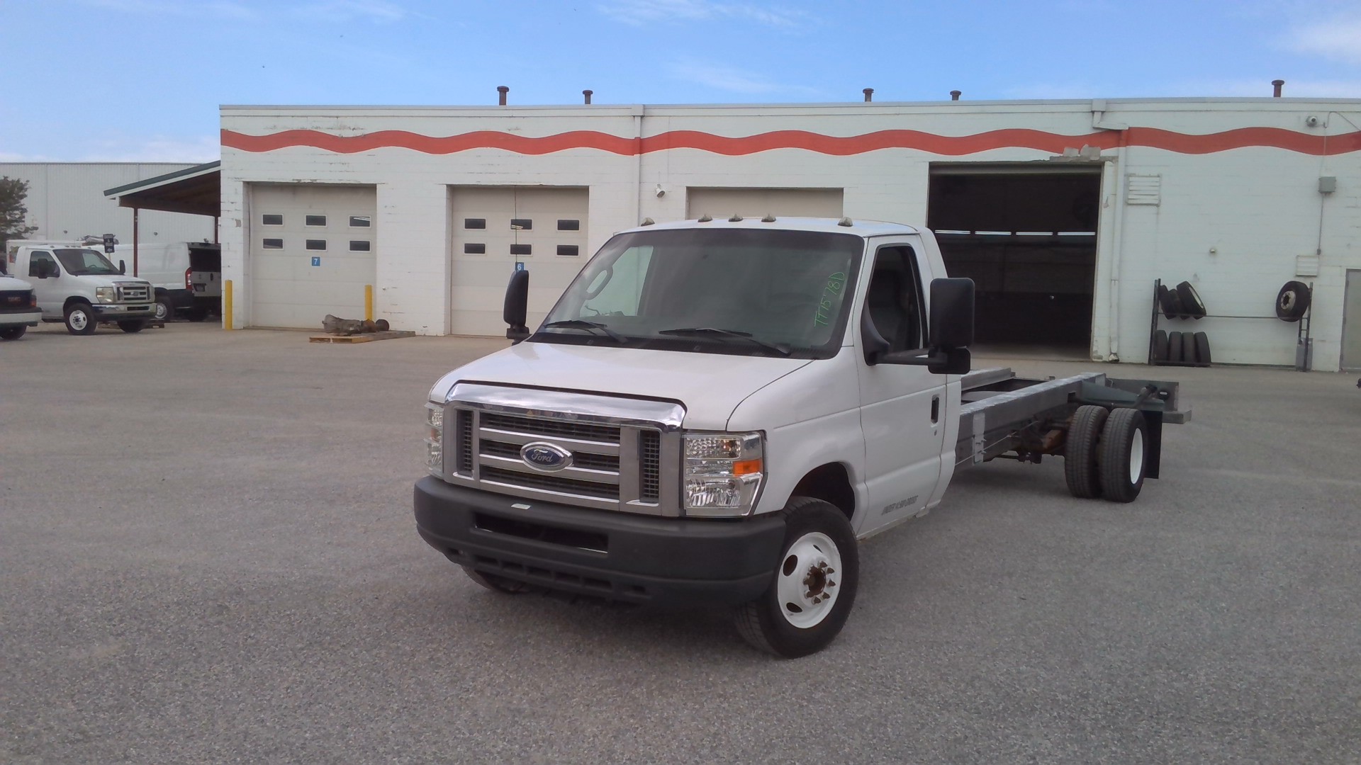 Used 2011 20 ' Cab and Chassis for sale