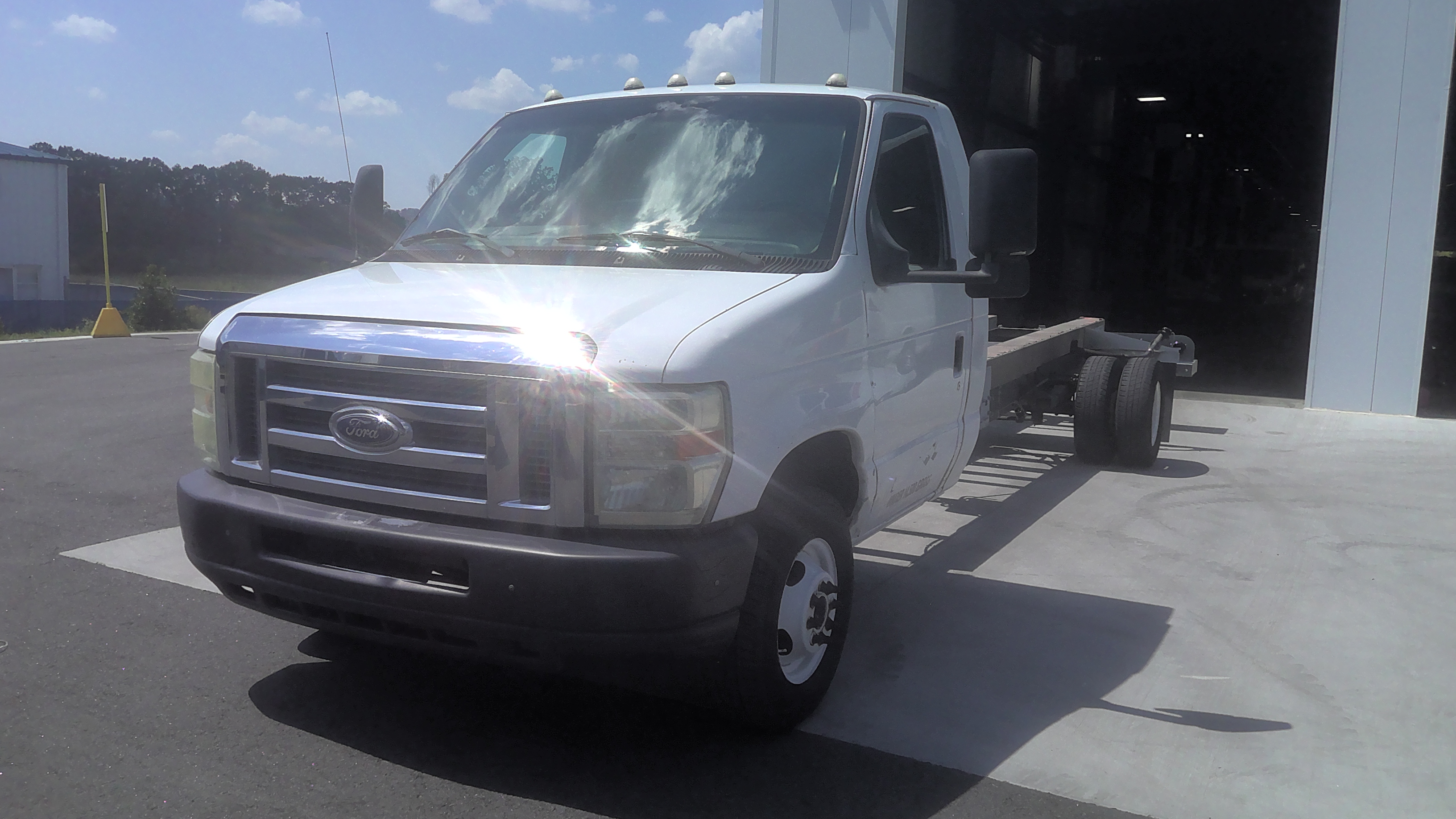 Used 2011 20 ' Cab and Chassis for sale