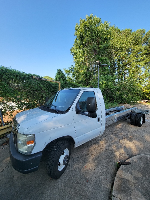 Used 2011 20 ' Cab and Chassis for sale