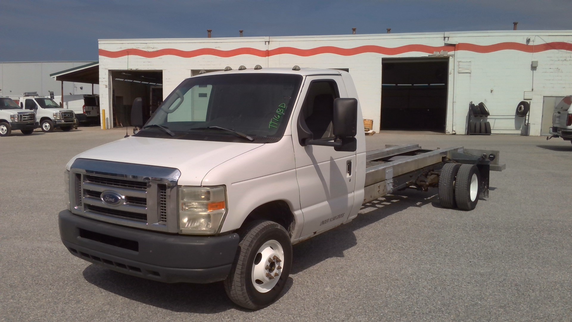 Used 2011 20 ' Cab and Chassis for sale