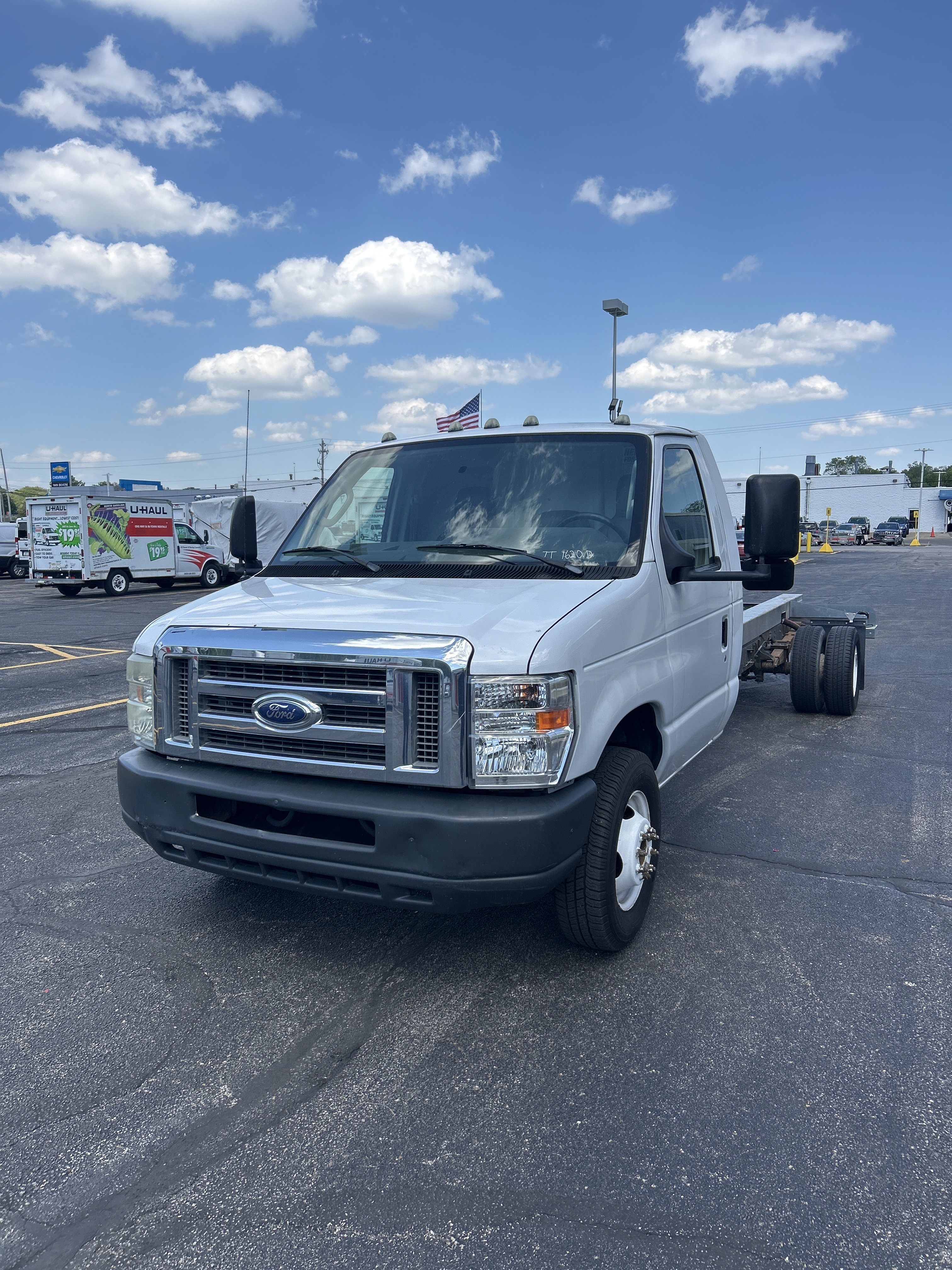 Used 2011 20 ' Cab and Chassis for sale