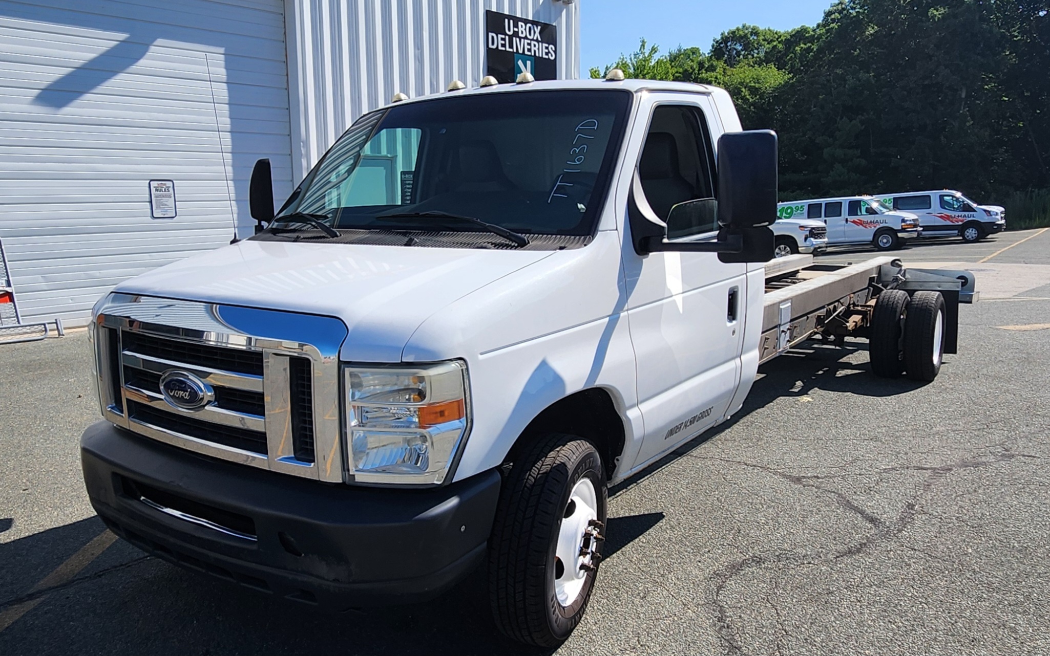 Used 2011 20 ' Cab and Chassis for sale