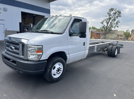 Used 2012 20 ' Cab and Chassis for sale