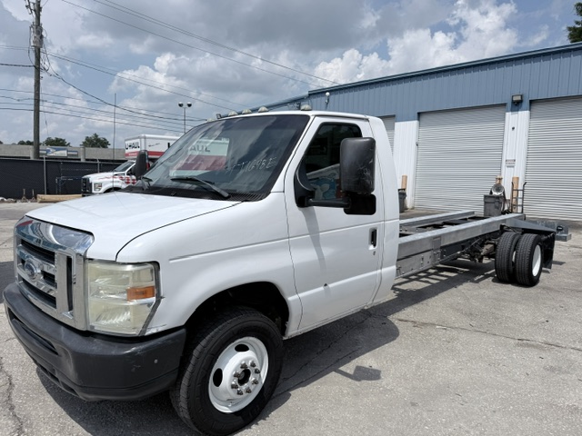 Used 2012 20 ' Cab and Chassis for sale