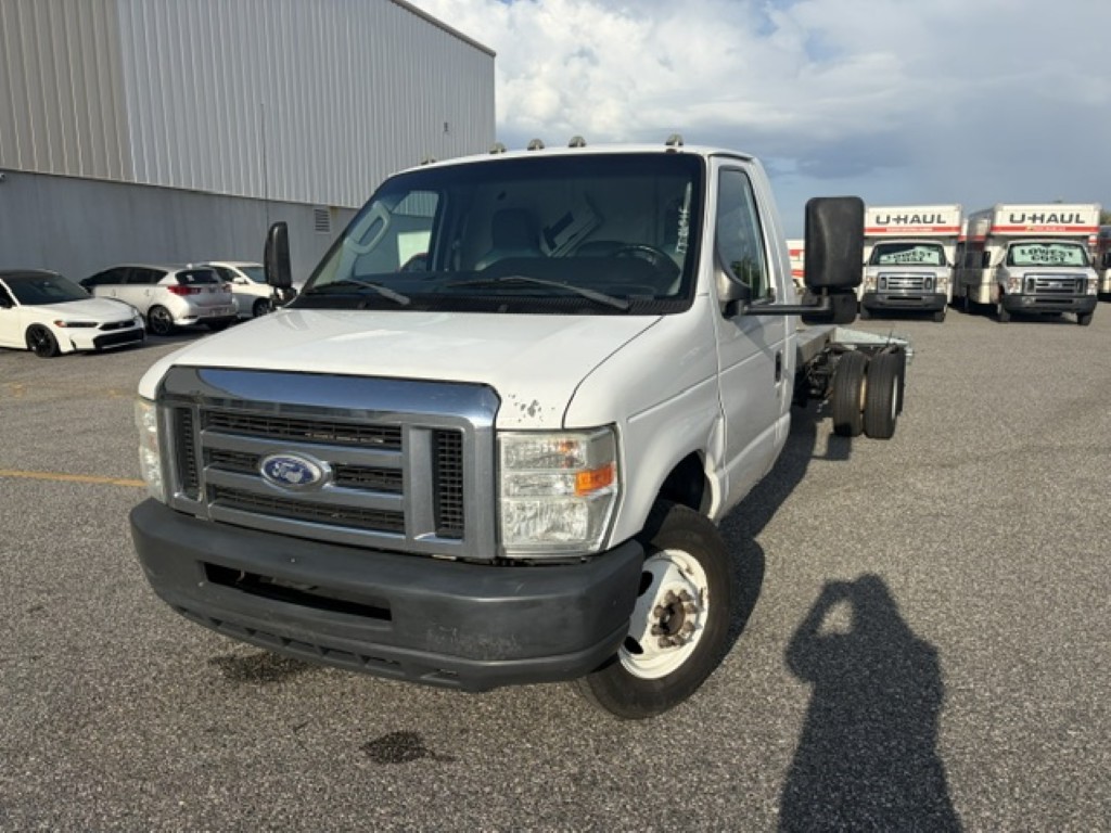 Used 2014 20 ' Cab and Chassis for sale
