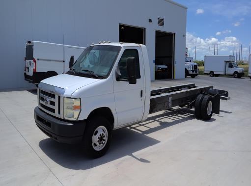 Used 2011 20 ' Cab and Chassis for sale