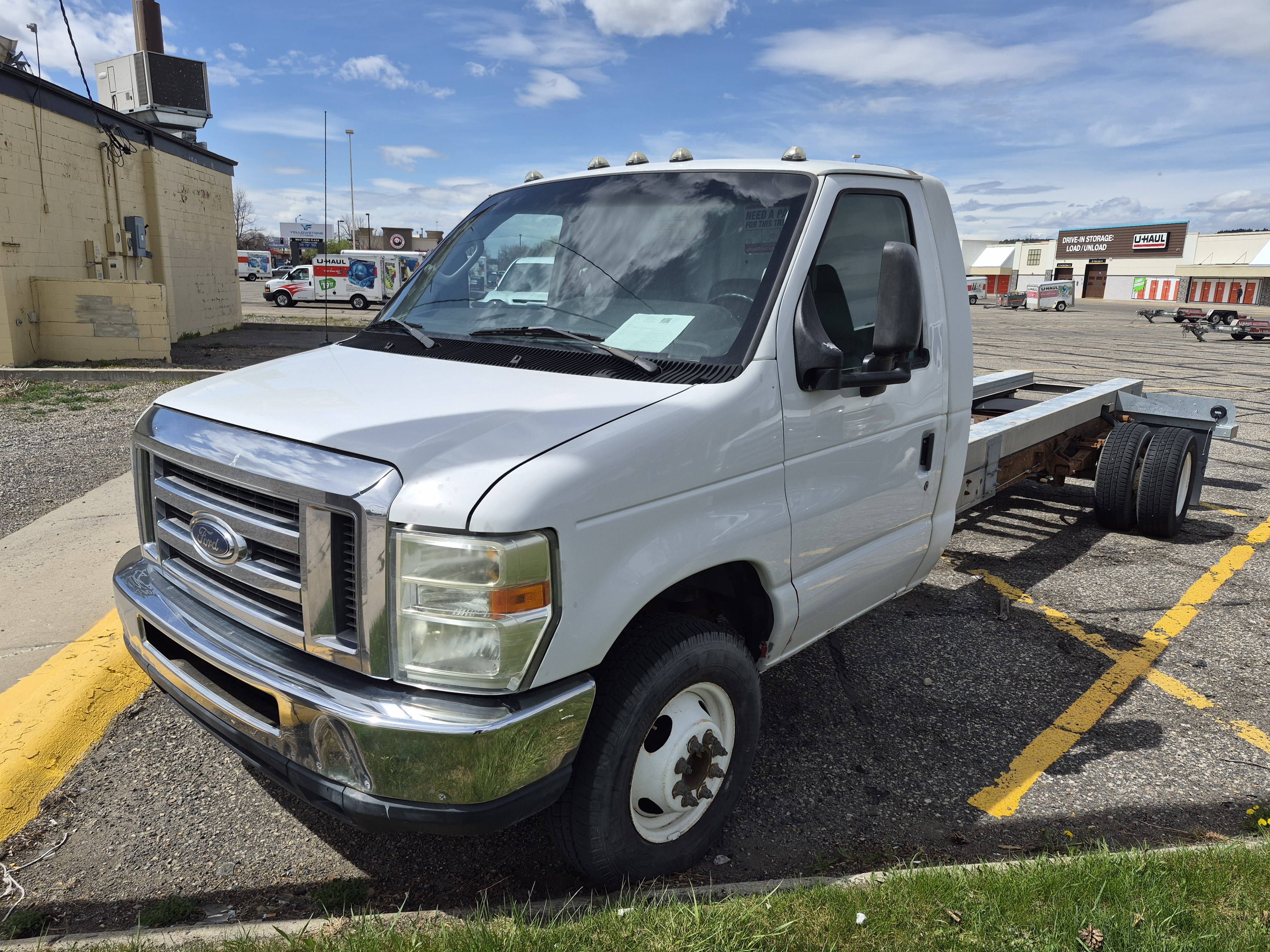 Used 2011 20 ' Cab and Chassis for sale