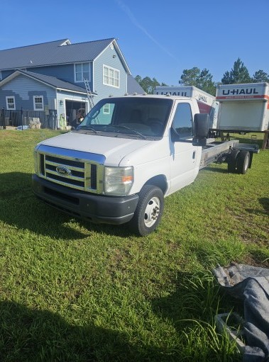 Used 2012 20 ' Cab and Chassis for sale