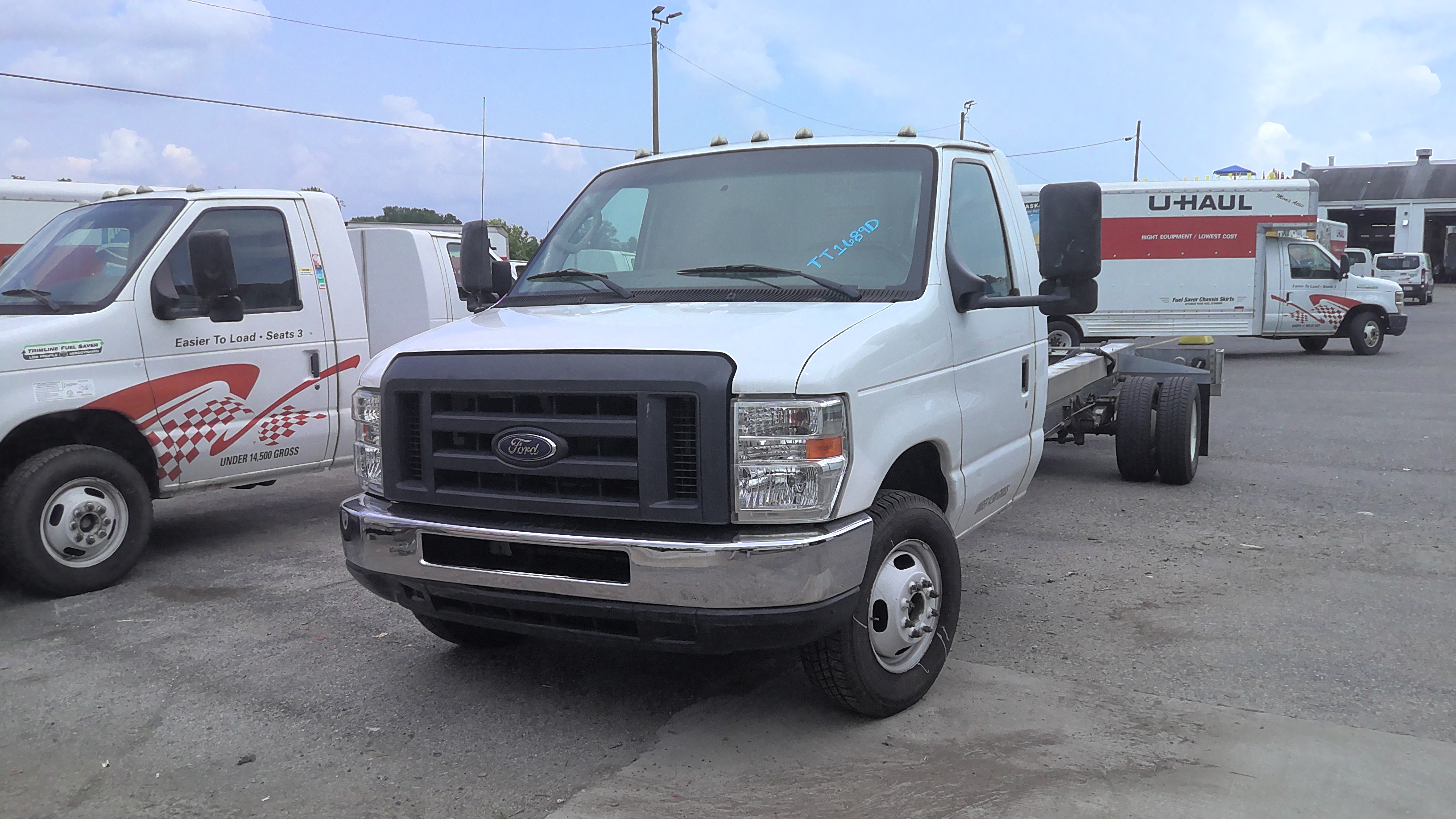 Used 2011 20 ' Cab and Chassis for sale