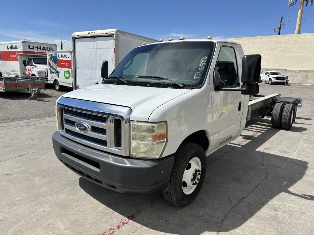 Used 2011 20 ' Cab and Chassis for sale