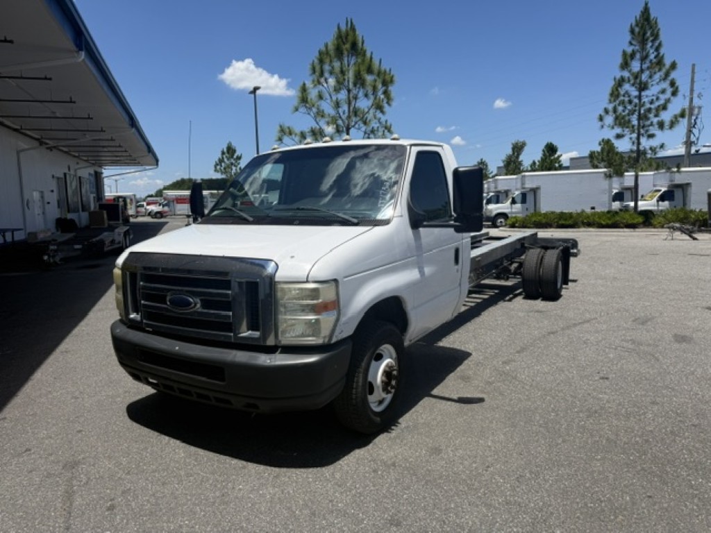 Used 2012 20 ' Cab and Chassis for sale