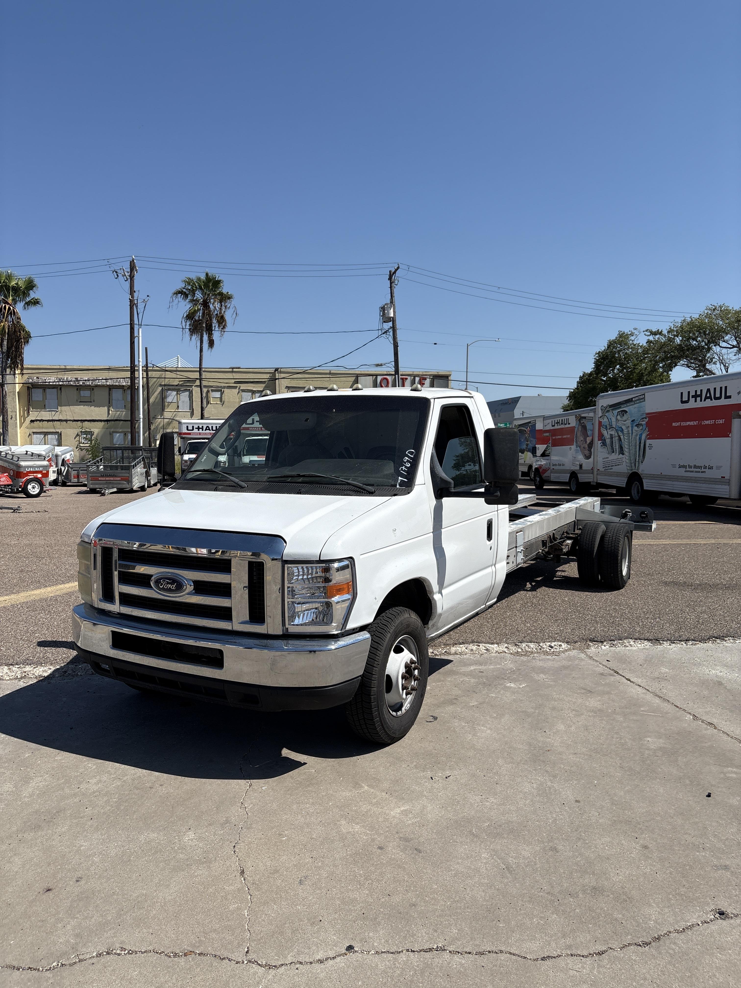 Used 2011 20 ' Cab and Chassis for sale