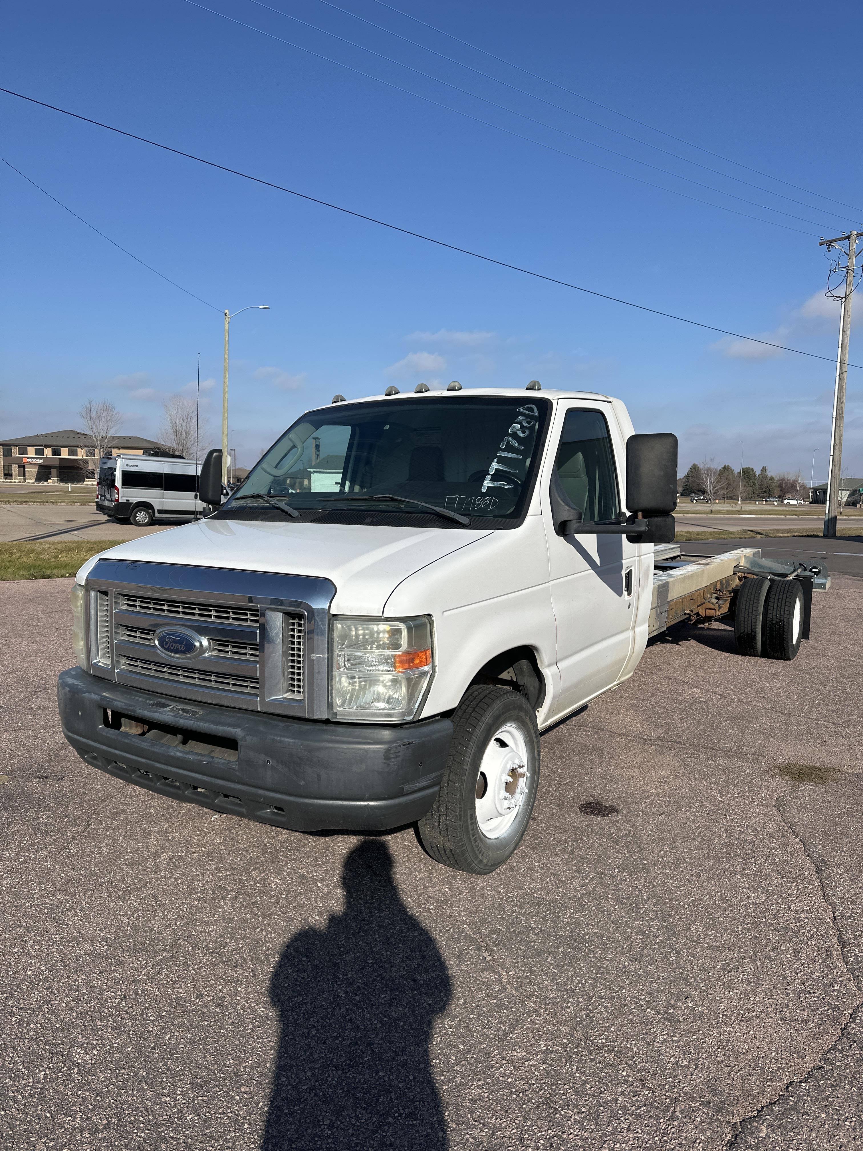 Used 2011 20 ' Cab and Chassis for sale