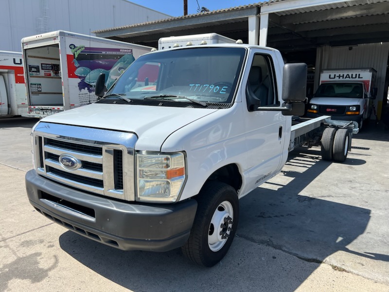 Used 2012 20 ' Cab and Chassis for sale