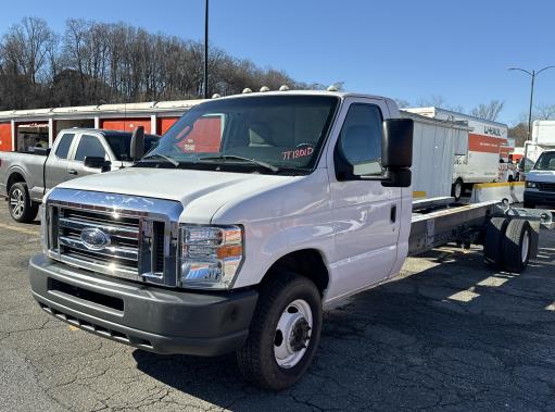 Used 2011 20 ' Cab and Chassis for sale