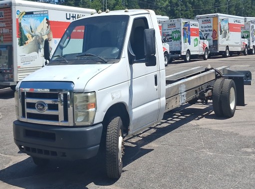 Used 2011 20 ' Cab and Chassis for sale