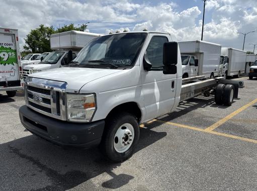 Used 2011 20 ' Cab and Chassis for sale