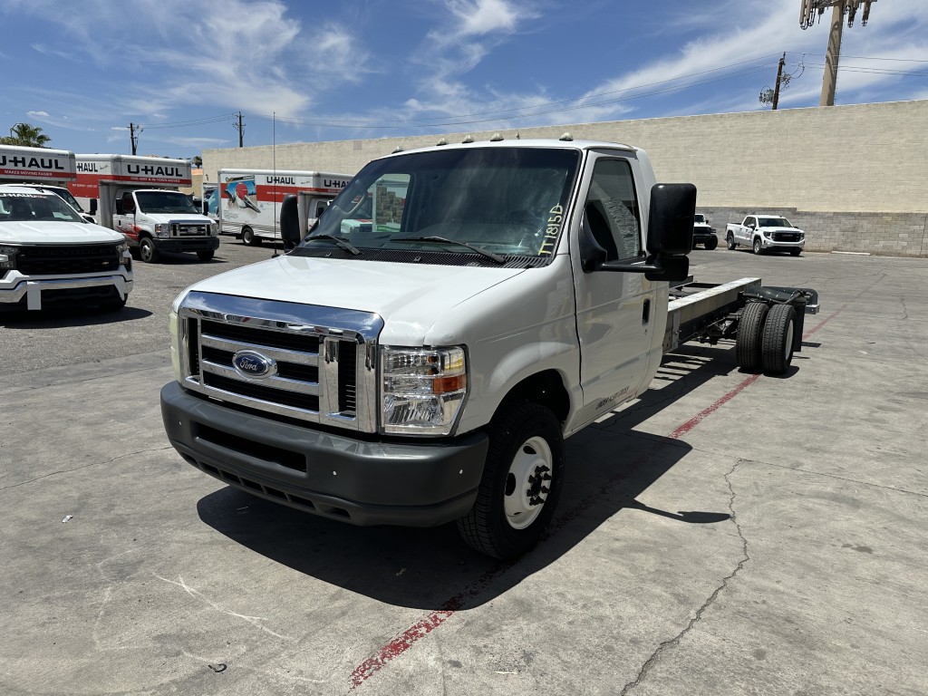 Used 2011 20 ' Cab and Chassis for sale