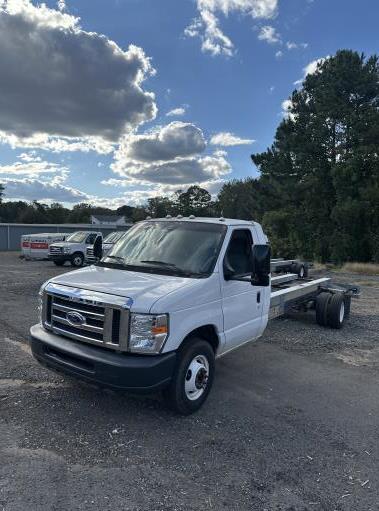 Used 2011 20 ' Cab and Chassis for sale