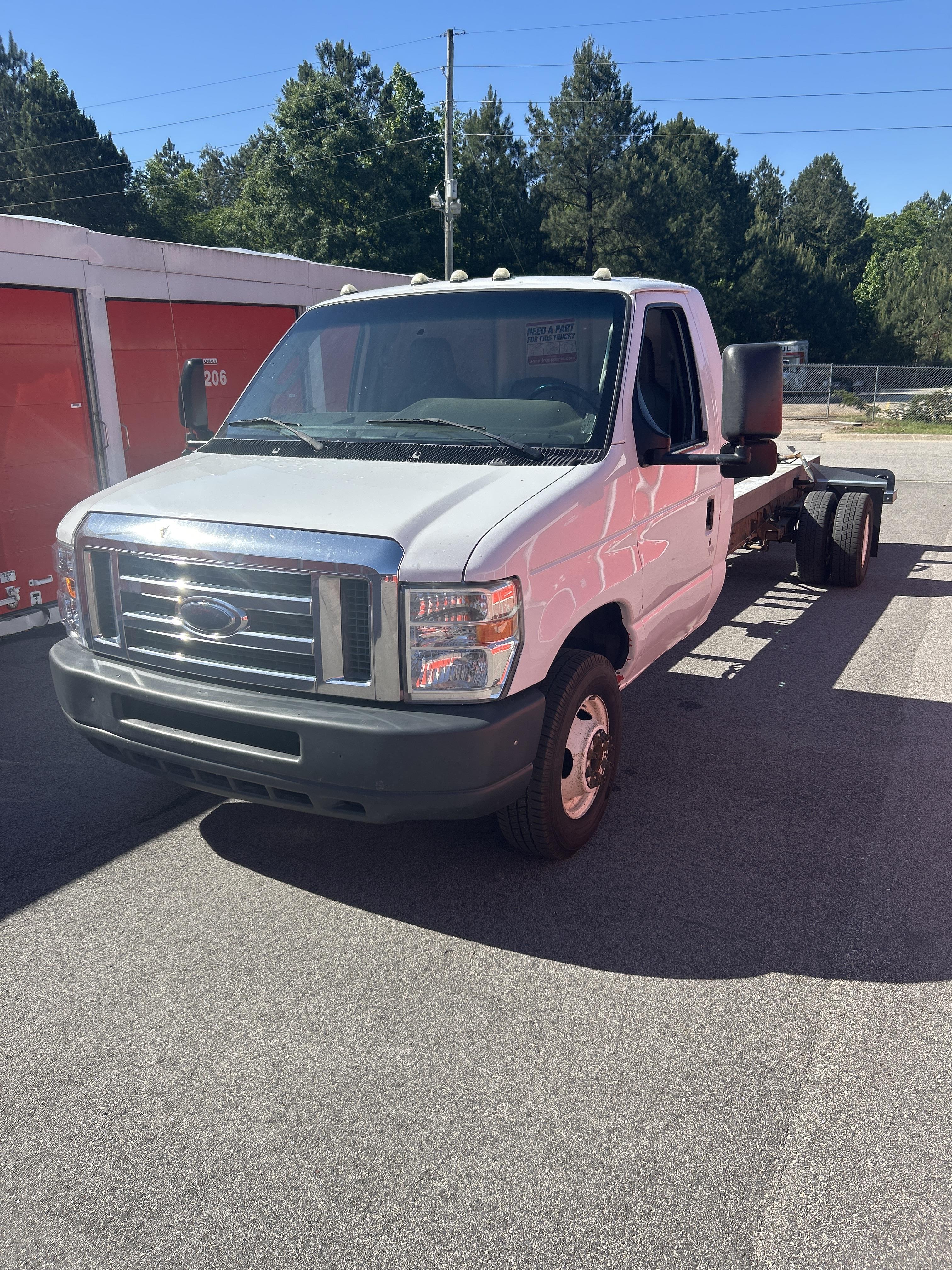 Used 2011 20 ' Cab and Chassis for sale