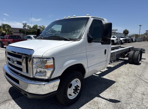 Used 2012 20 ' Cab and Chassis for sale