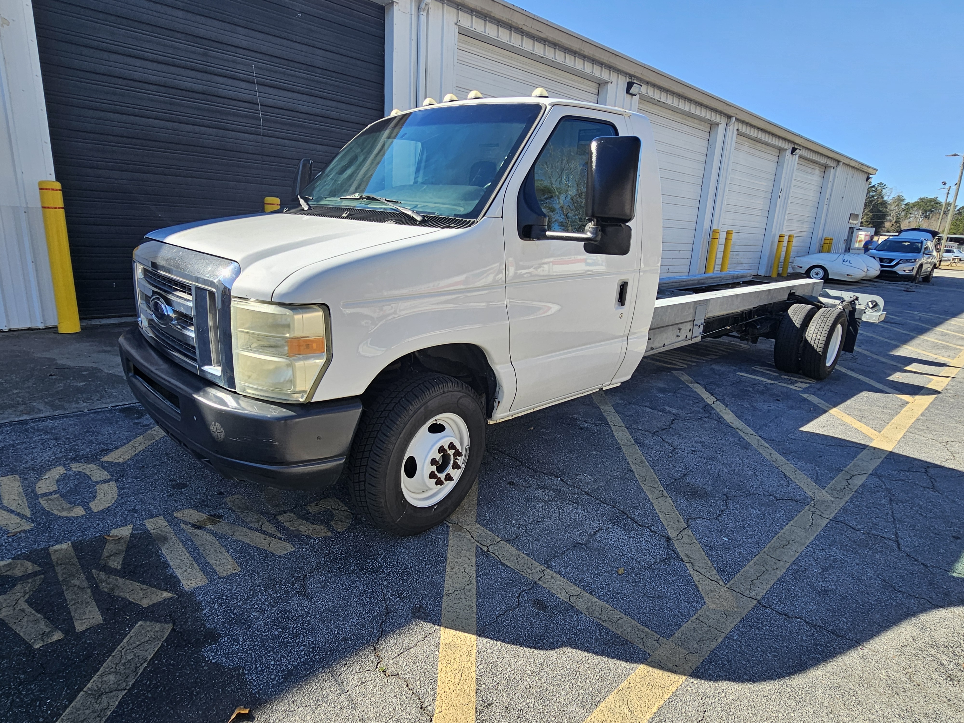 Used 2011 20 ' Cab and Chassis for sale