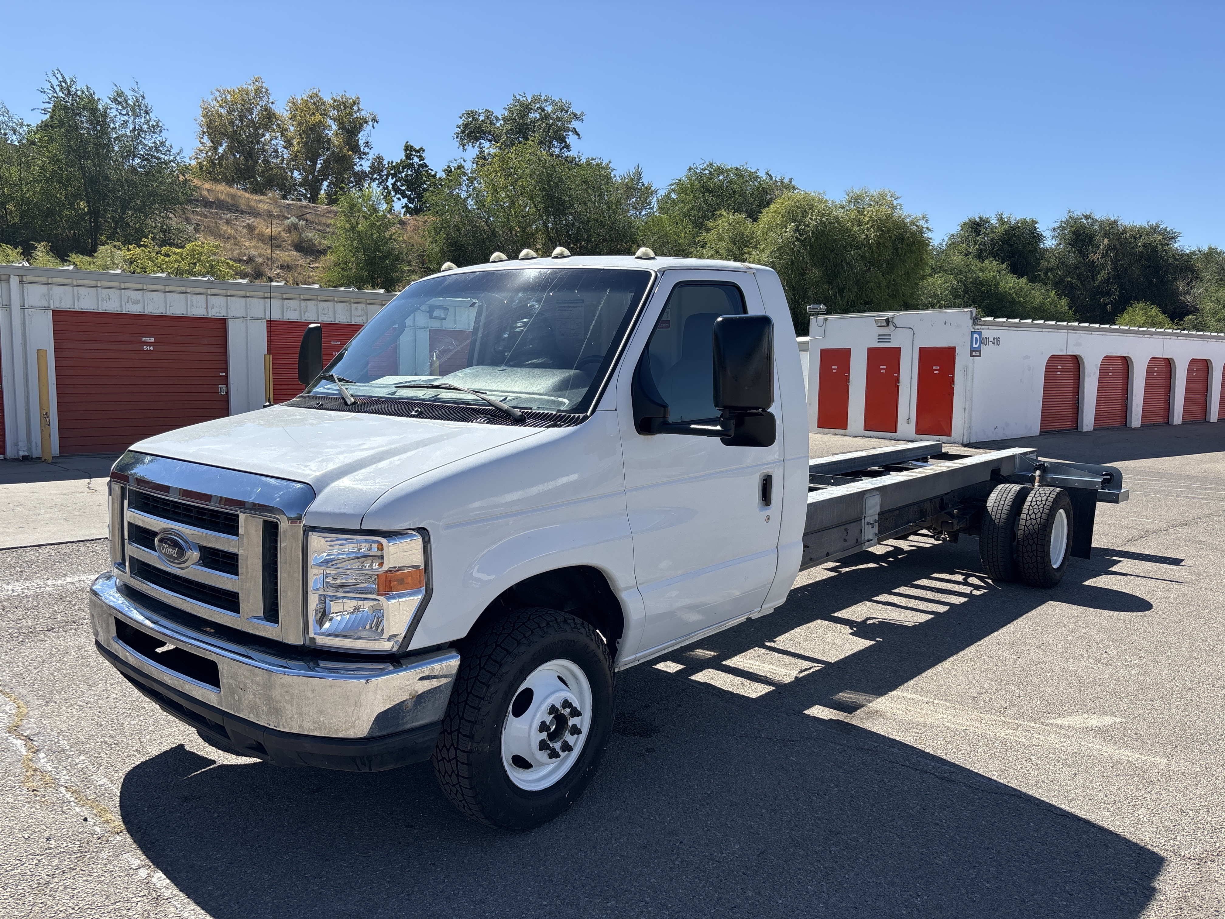 Used 2011 20 ' Cab and Chassis for sale