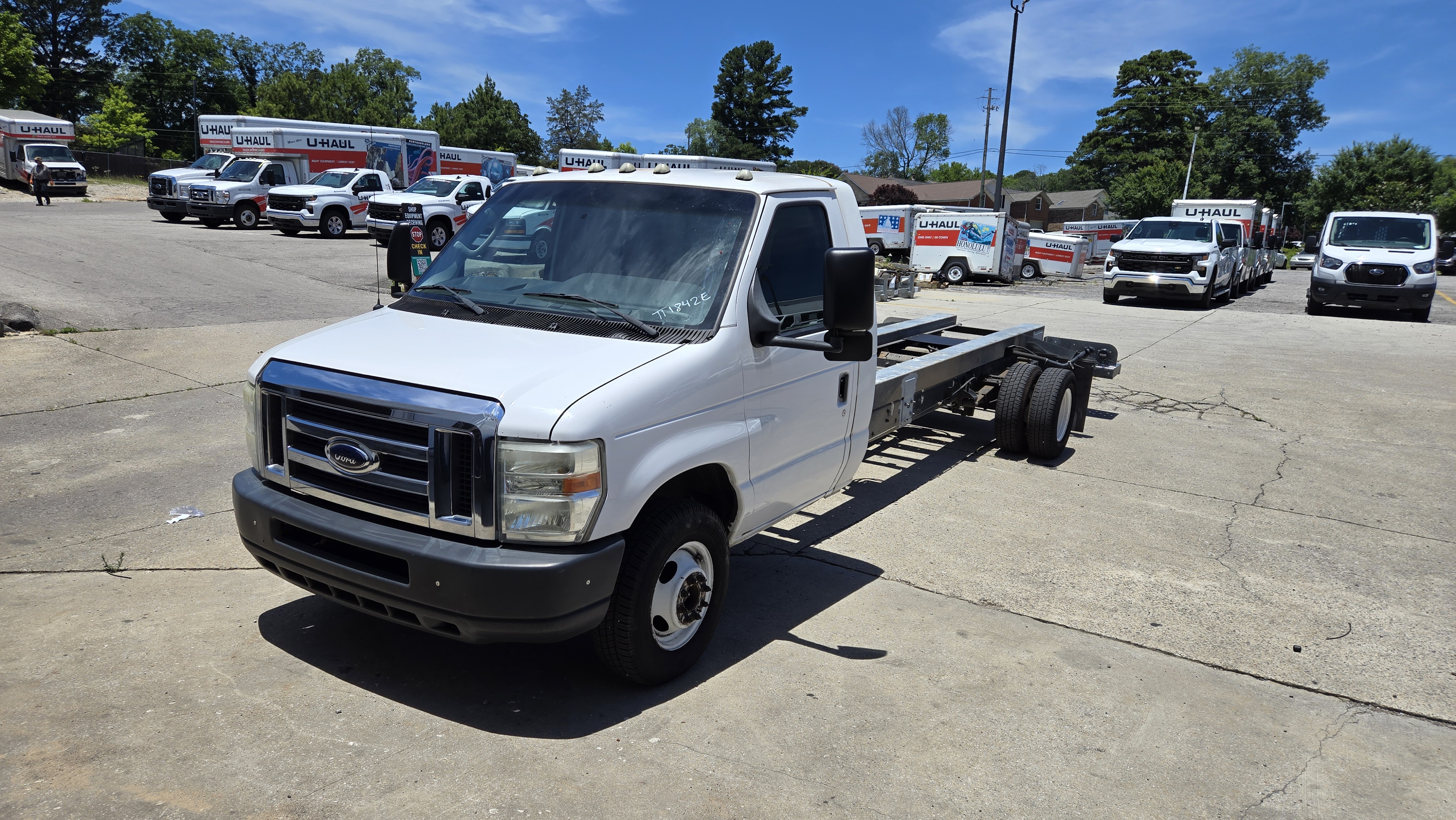 Used 2012 20 ' Cab and Chassis for sale