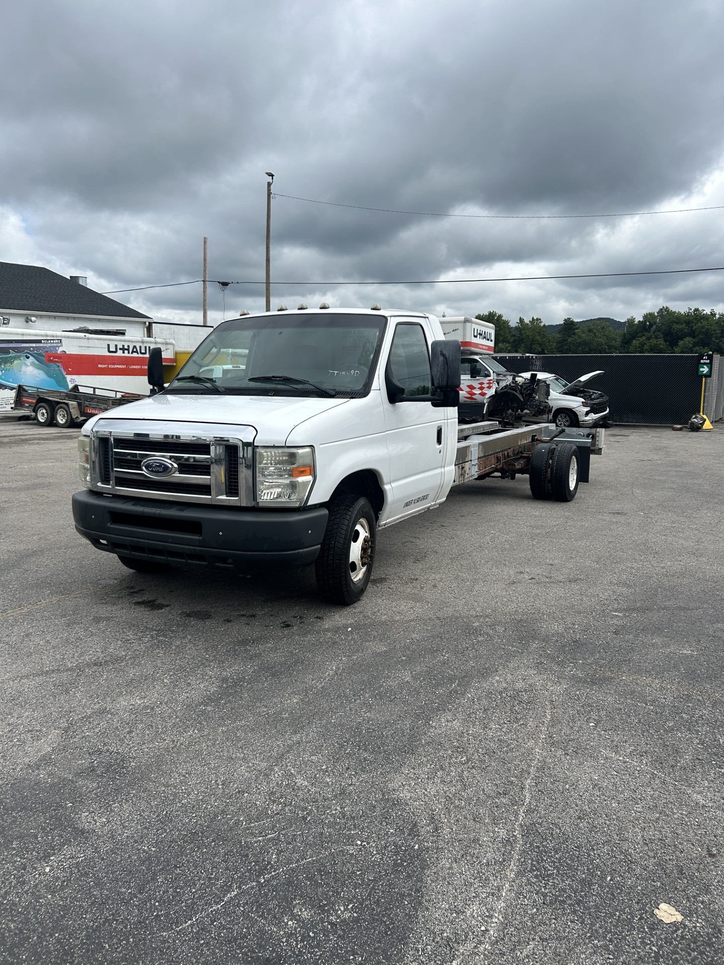 Used 2011 20 ' Cab and Chassis for sale
