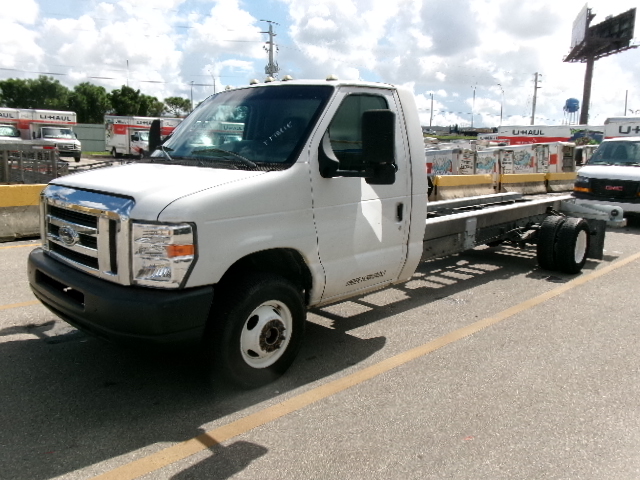 Used 2012 20 ' Cab and Chassis for sale