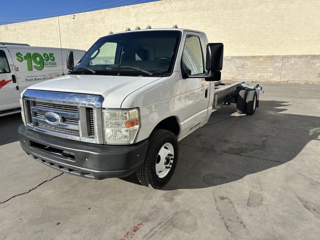 Used 2012 20 ' Cab and Chassis for sale