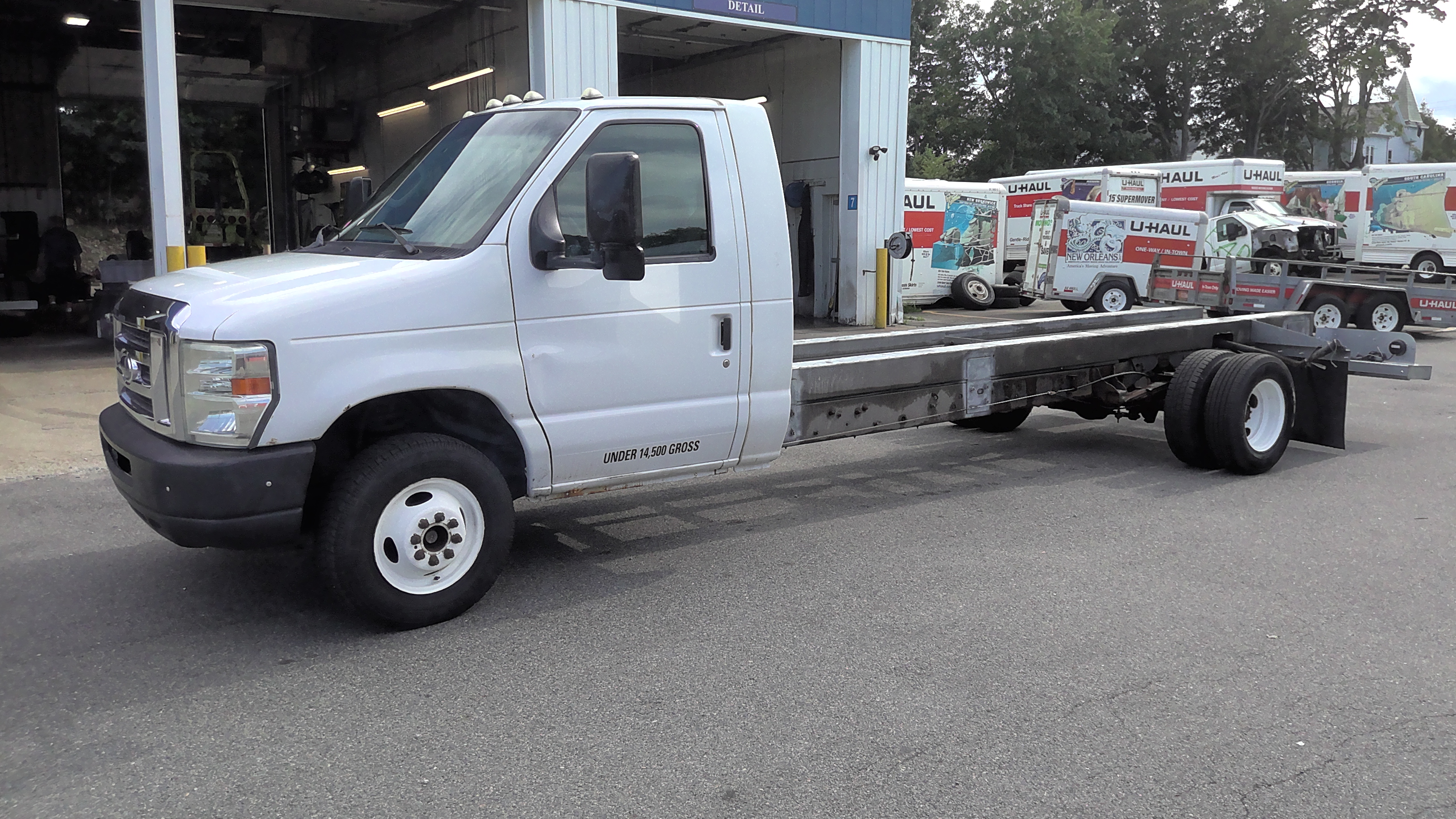 Used 2011 20 ' Cab and Chassis for sale