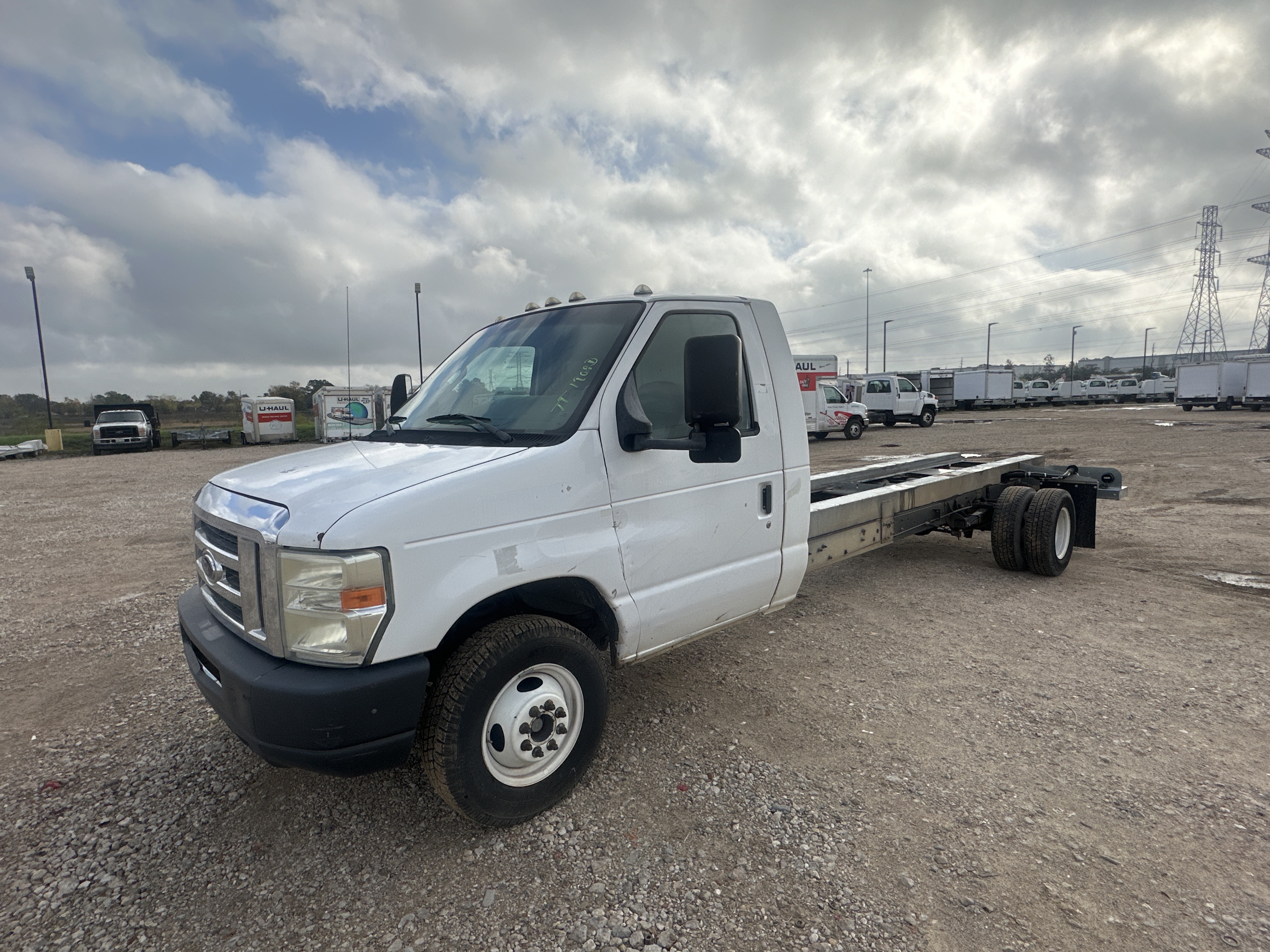 Used 2011 20 ' Cab and Chassis for sale