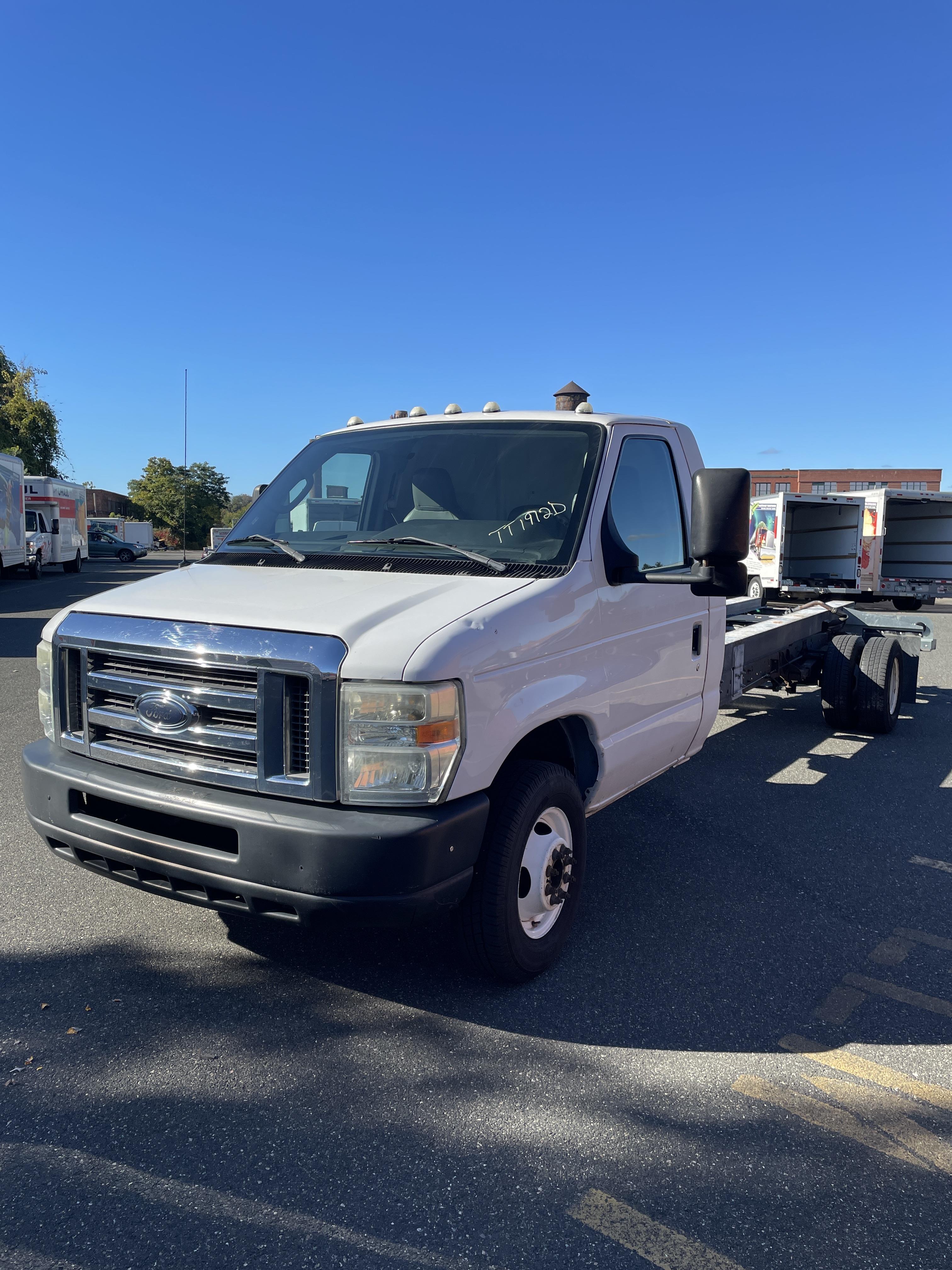 Used 2011 20 ' Cab and Chassis for sale