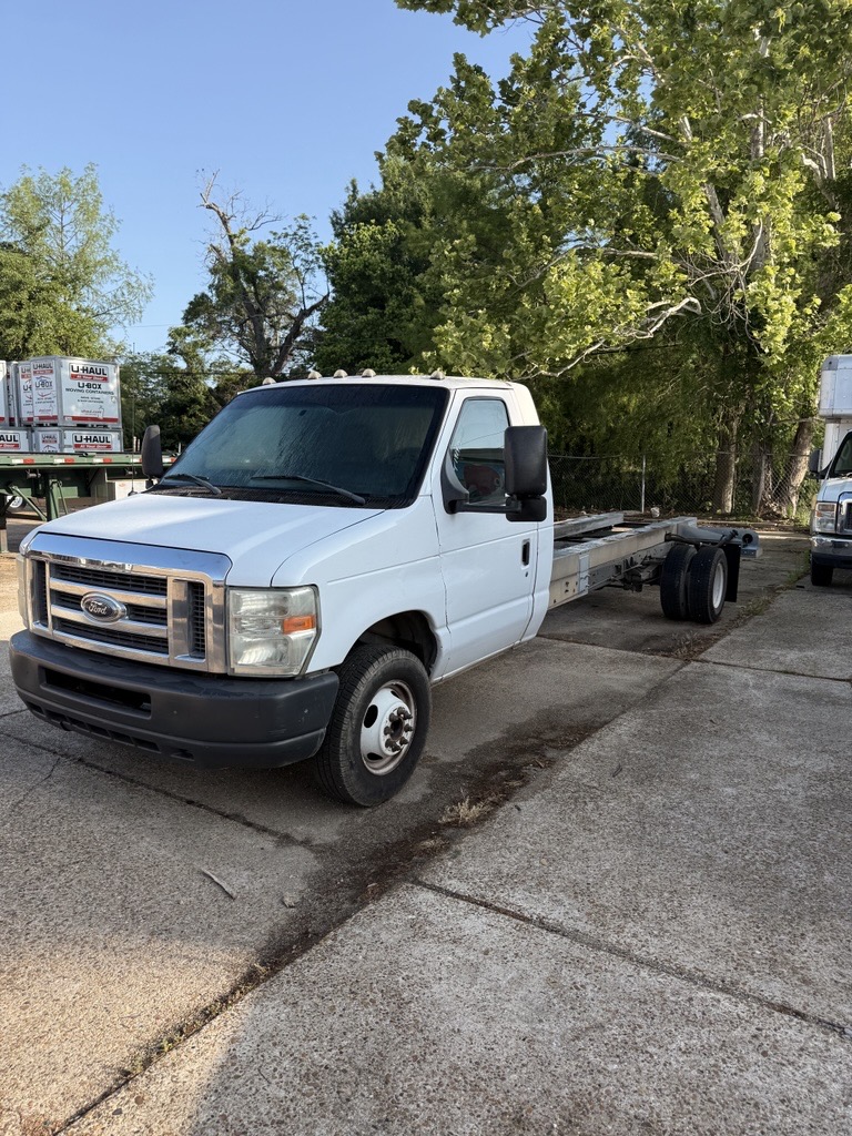 Used 2011 20 ' Cab and Chassis for sale