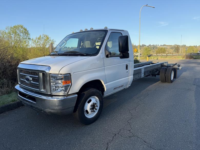 Used 2011 20 ' Cab and Chassis for sale