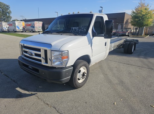Used 2012 20 ' Cab and Chassis for sale