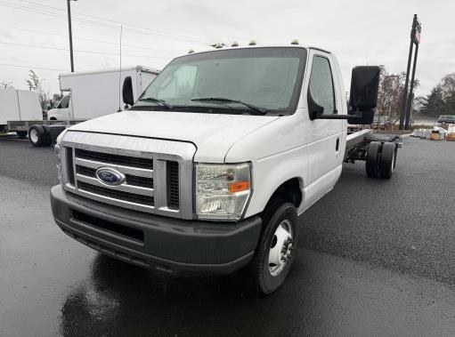 Used 2012 20 ' Cab and Chassis for sale