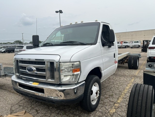 Used 2011 20 ' Cab and Chassis for sale
