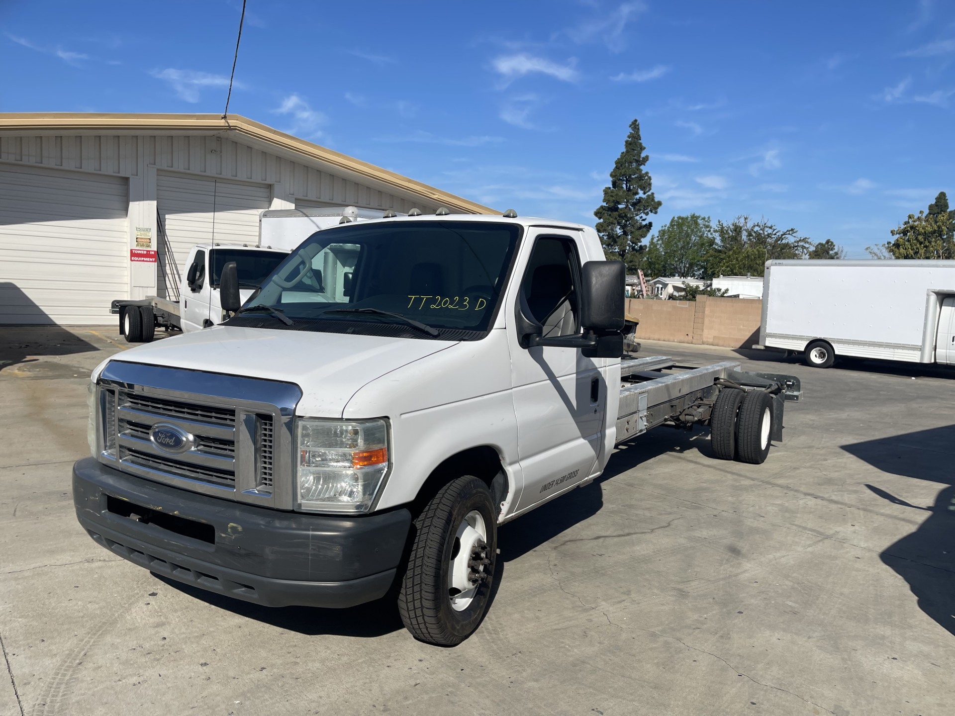 Used 2011 20 ' Cab and Chassis for sale