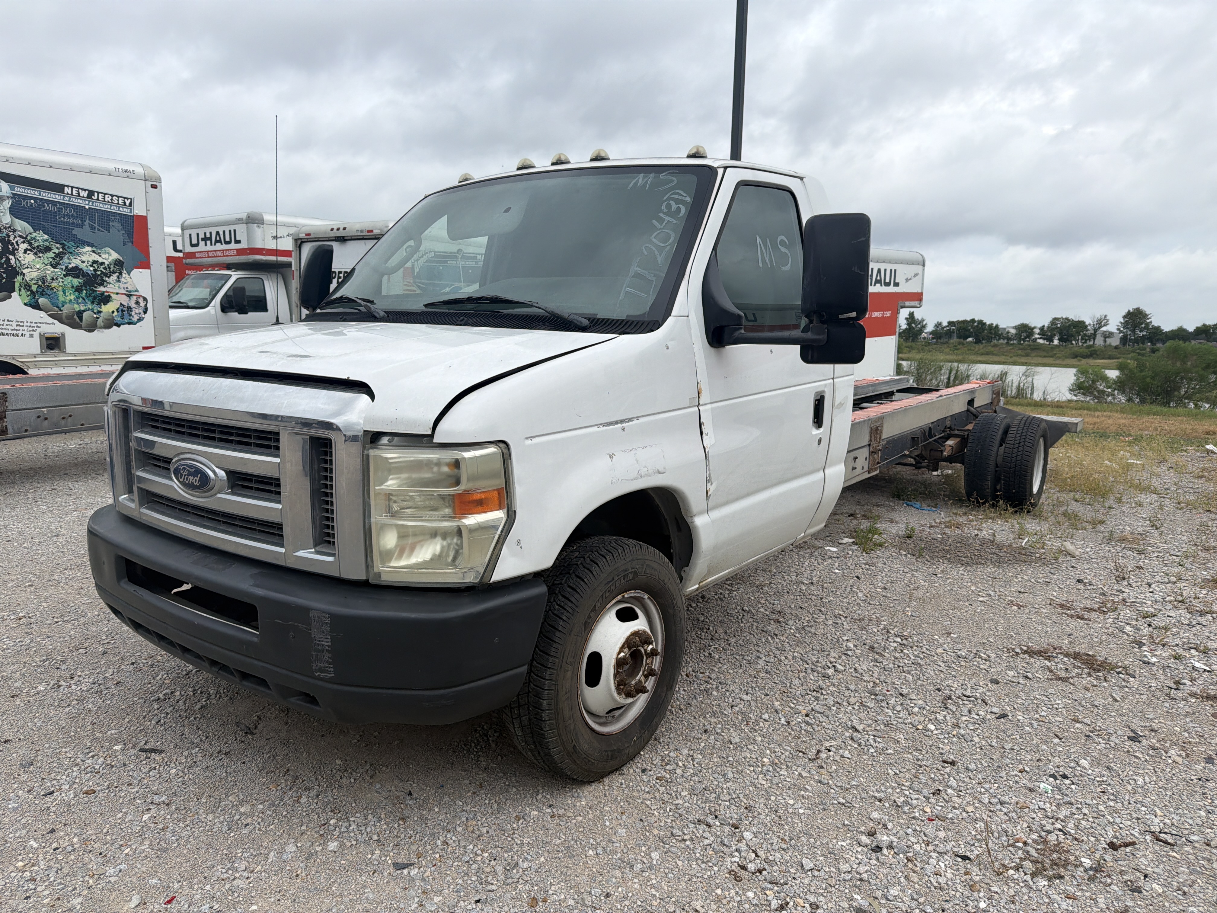 Used 2011 20 ' Cab and Chassis for sale