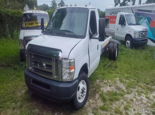 Used 2011 20 ' Cab and Chassis for sale